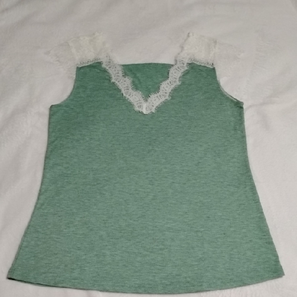 ⭐Green Lace Trim Tank Top